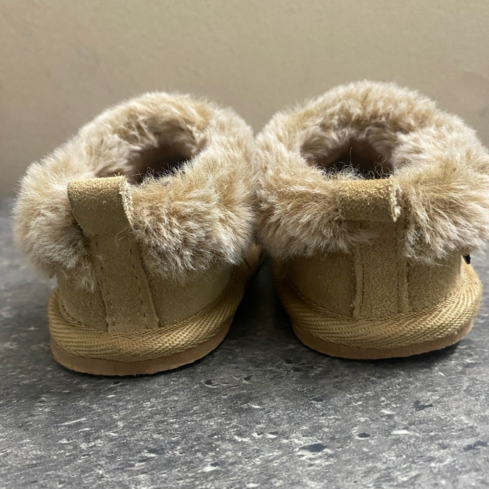 Baby Bearpaw Shoes - Picture 3 of 7